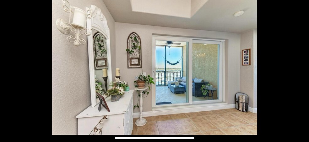 Building Photo - 501 Haben Blvd