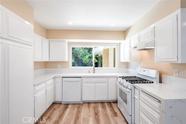 Building Photo - 804 Avenida Presidio