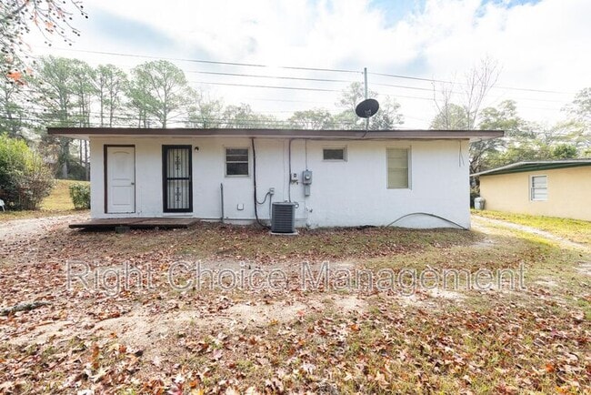 Building Photo - 5847 Forrest Rd