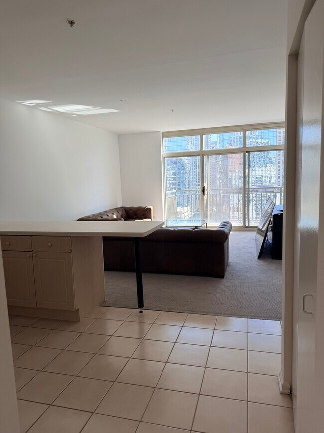 Building Photo - 21 W Chestnut St