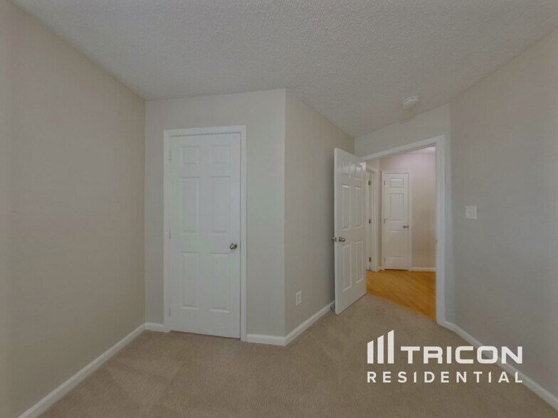 Building Photo - 5000 Poplar Glen Dr