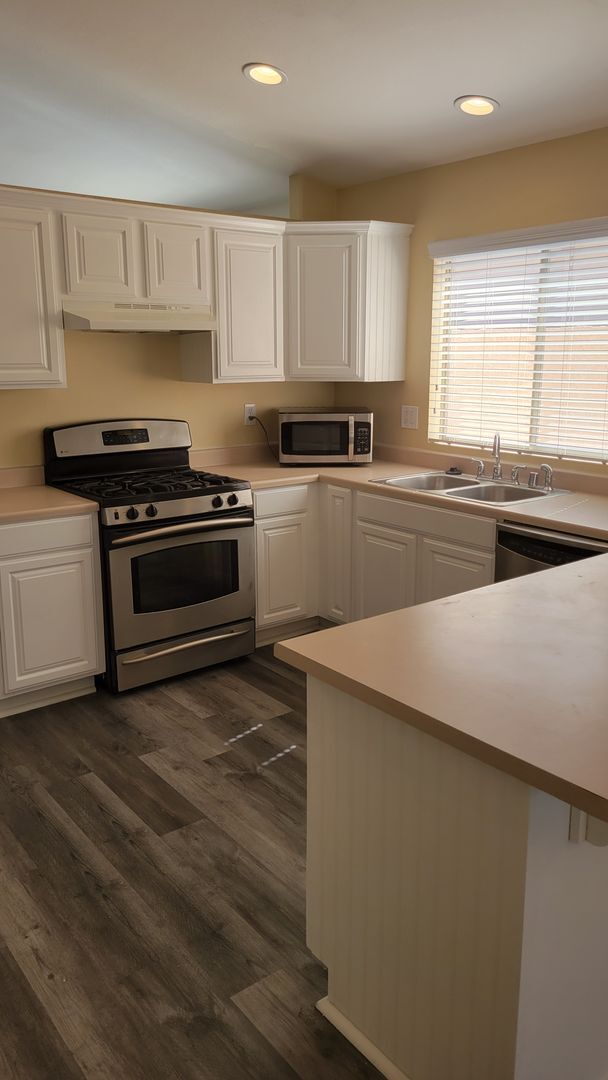 Building Photo - Charming Single Story 3 Bedroom Home For R...
