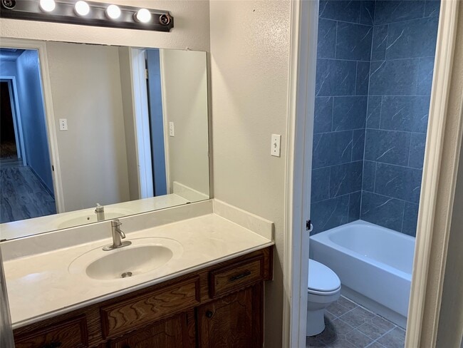 Building Photo - 9914 El Chaco Dr