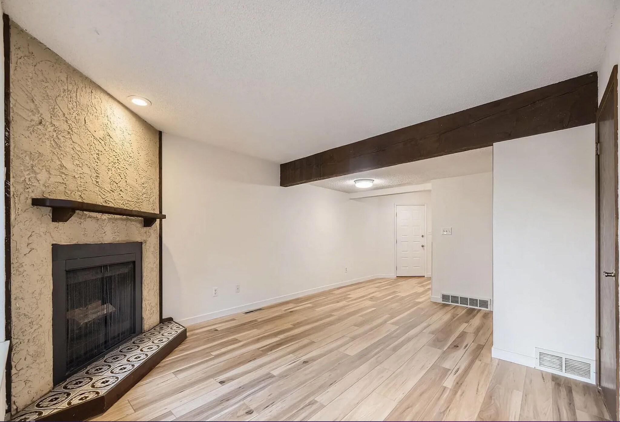 Building Photo - 2949 Shady Holw E