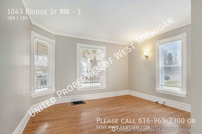 Building Photo - 1043 Bridge St NW