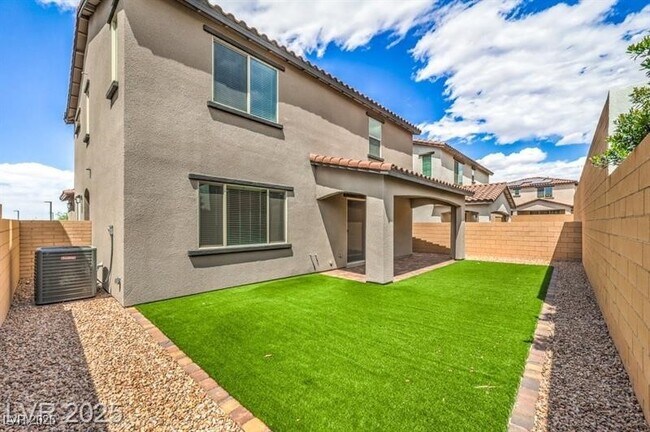 Building Photo - 89 Oratorio Dr