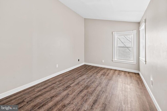 Building Photo - 731 S Bond St
