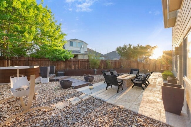 Building Photo - 116 Silkstone St