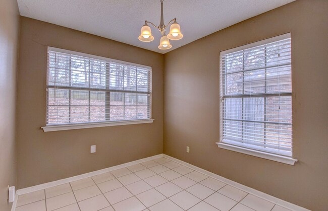 Building Photo - Highly Desirable 3-Bedroom Home with Modern Comforts.