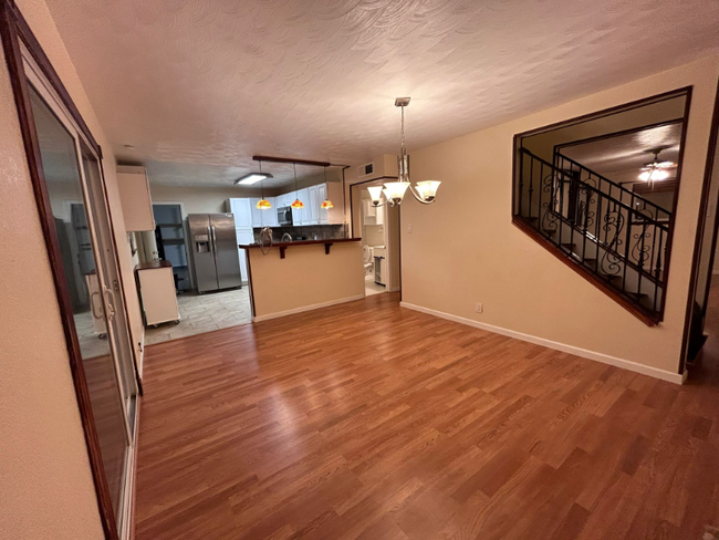 Building Photo - 1213 Amherst Dr