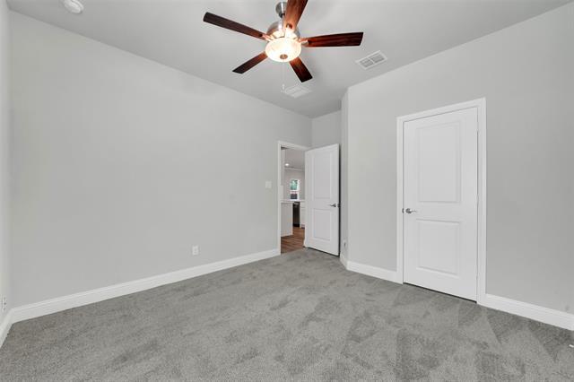 Building Photo - 260 Lakeside Dr