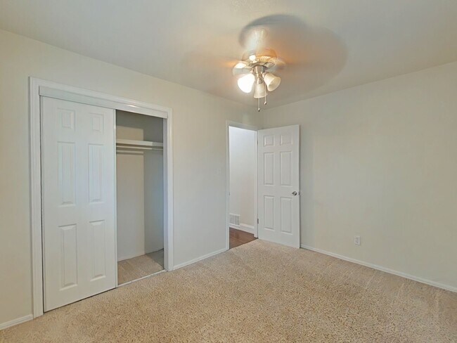 Building Photo - 318 NW 62nd St