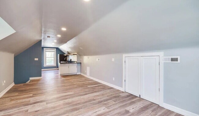 Building Photo - 4326 Brownway Ave