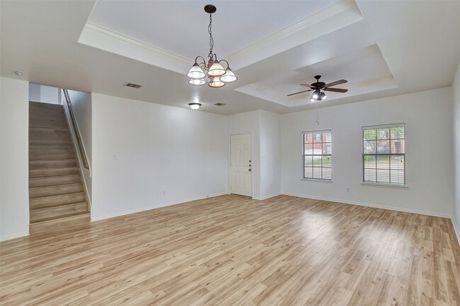 Building Photo - 4423 Garden Ridge Ct