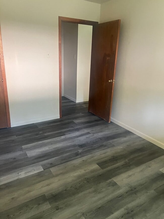 Building Photo - Cozy 1Bd 1Ba apartment! Available now! Call me today