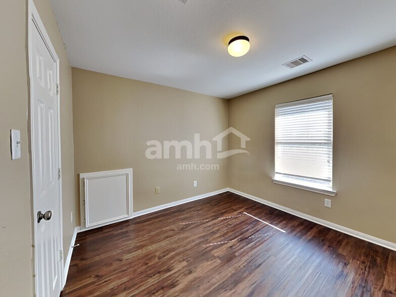 Building Photo - 5318 Rio Dr