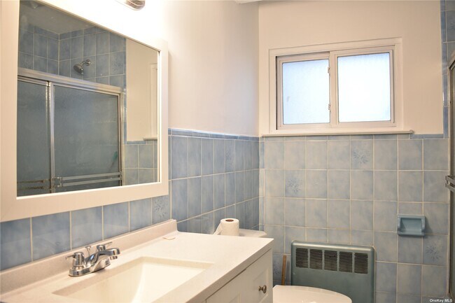 Building Photo - 103 Bethpage Rd