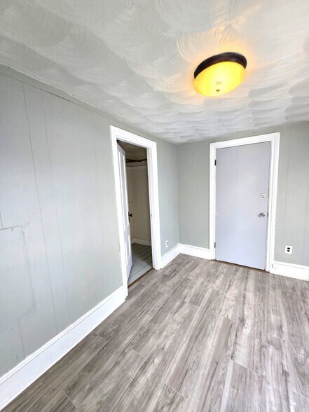 Building Photo - 36 Hilton St