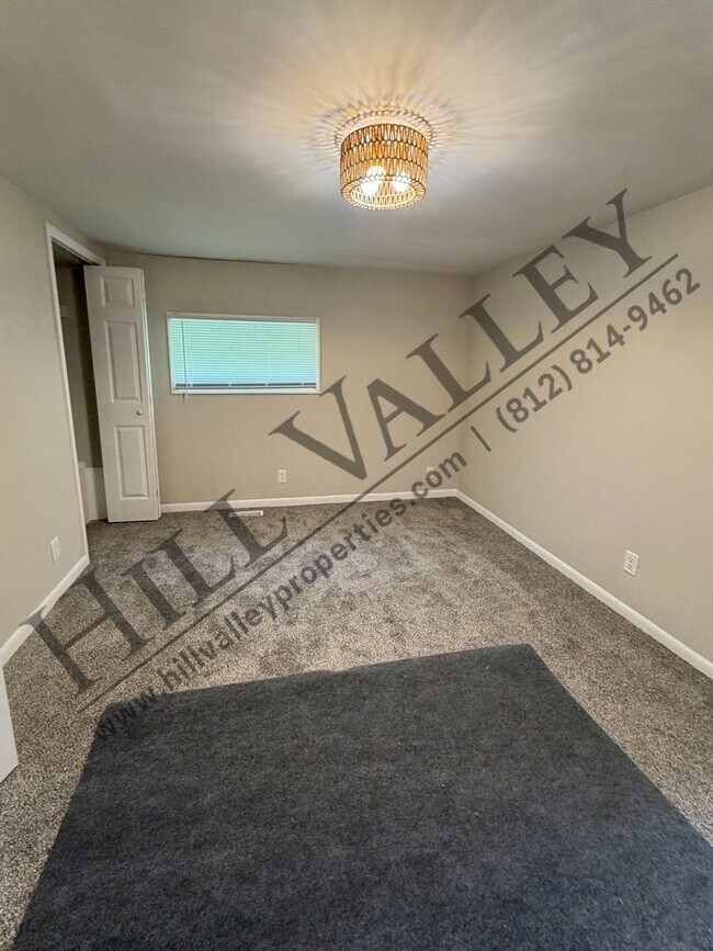 Building Photo - Two Bedroom Home - South