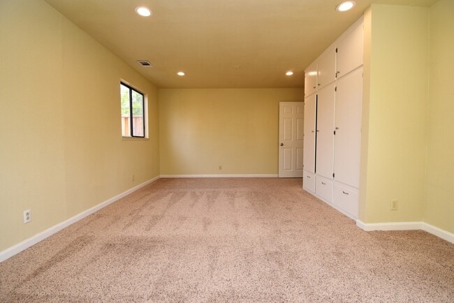 Building Photo - $3,590 / 3 BR - NICELY REMODELED FREMONT H...