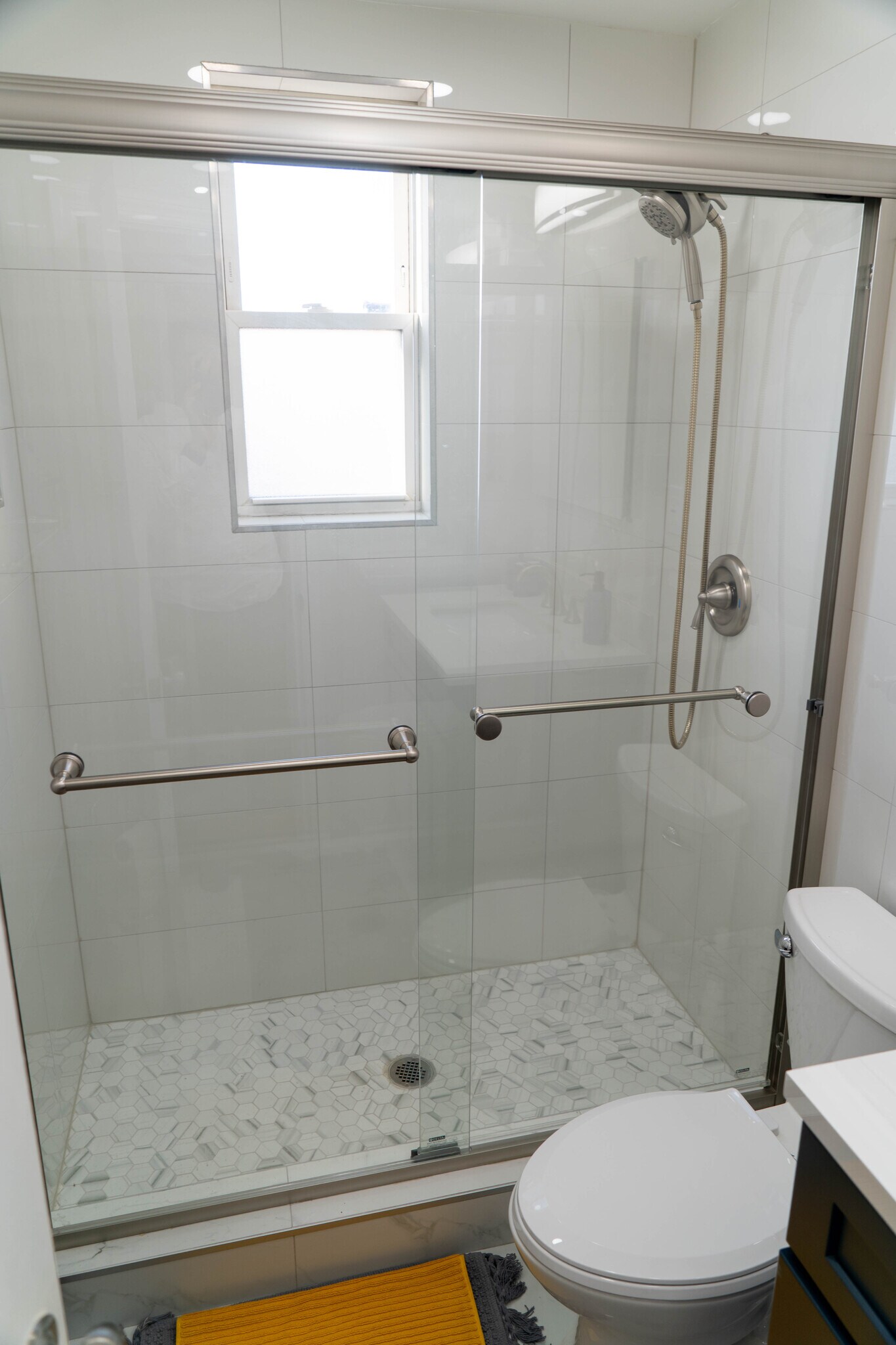 Building Photo - 1042 E 93rd St