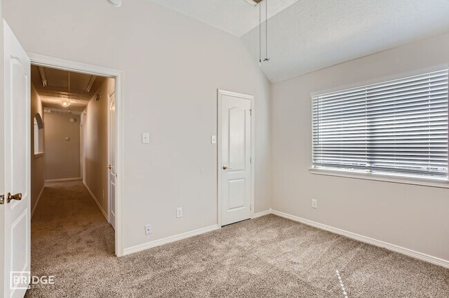 Building Photo - 3138 Red Rover Ct