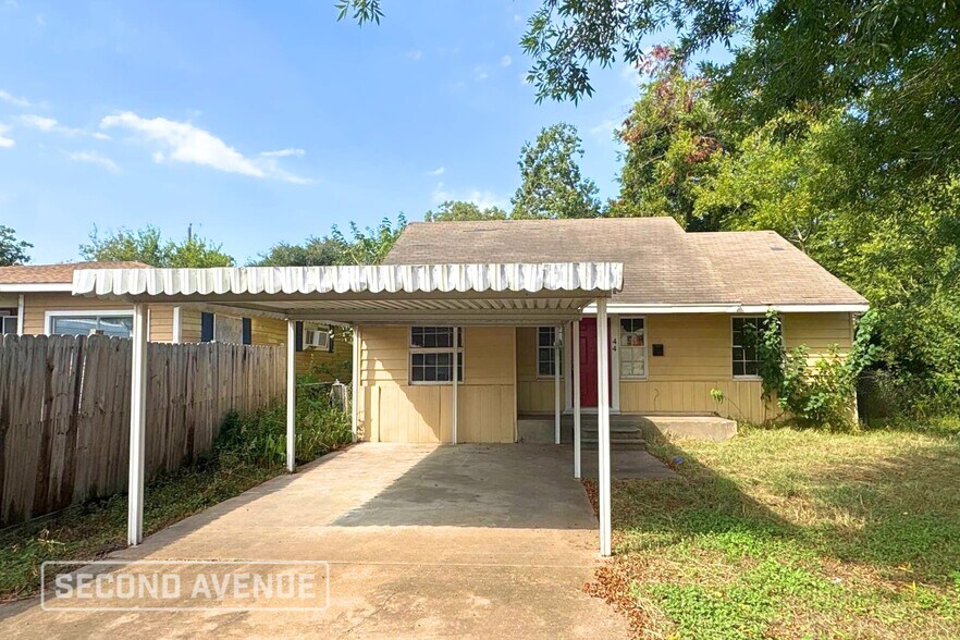 Primary Photo - 44 16th Ave N