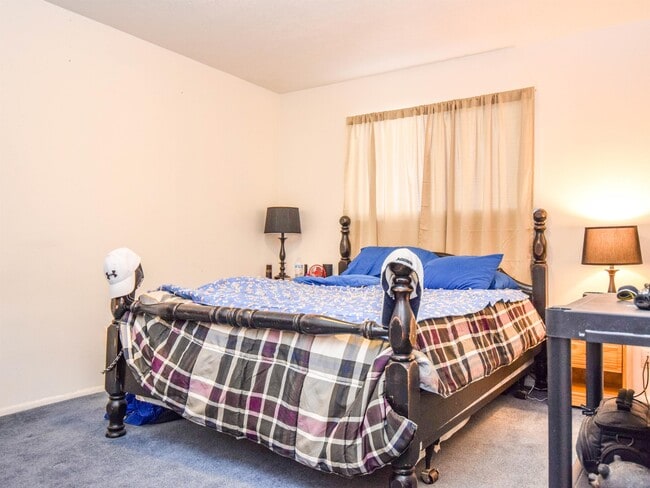 Building Photo - 905 W 370 S