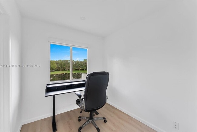 Building Photo - 420 Montclaire Dr