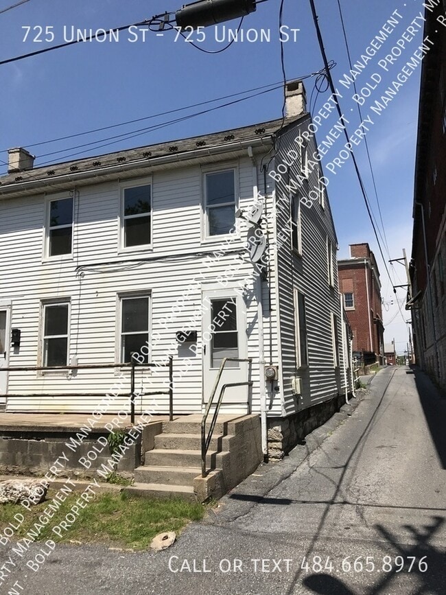 Building Photo - 725 Union St