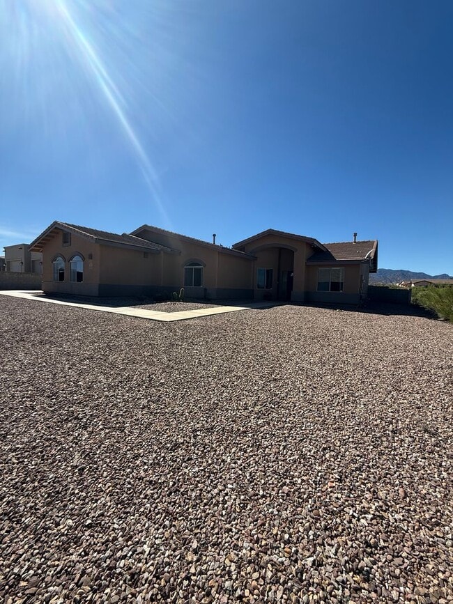 Building Photo - 4228 S Morning Glory Ct