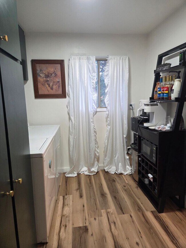 Building Photo - Updated Twain Harte Home