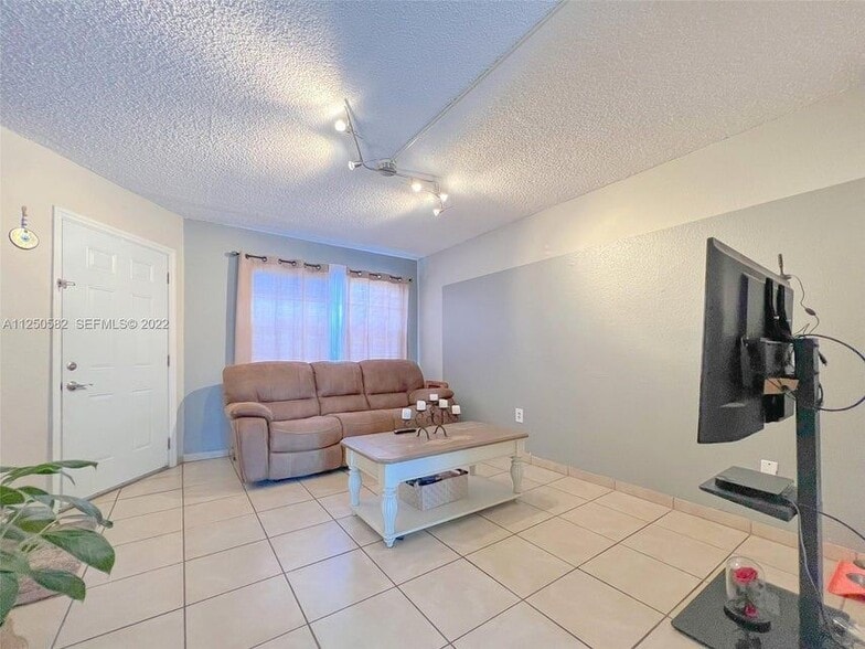 Building Photo - 3672 SW 59th Ave