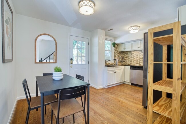 Building Photo - 3731 S Kemper Rd