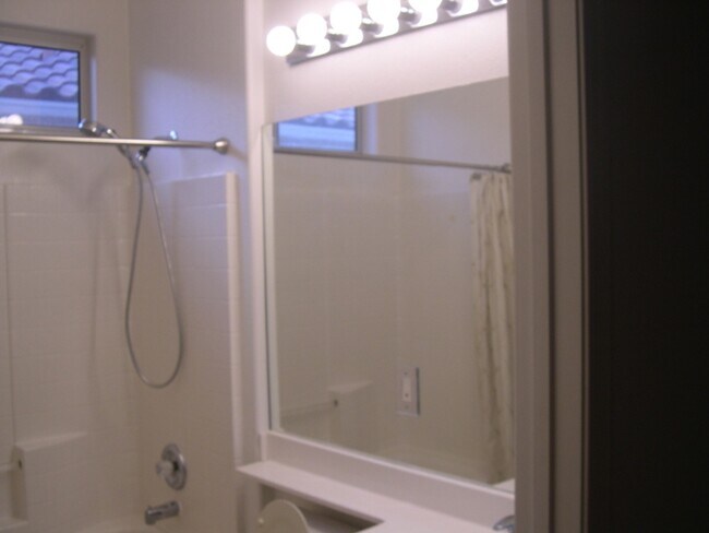 Building Photo - 2522 Libretto Ave