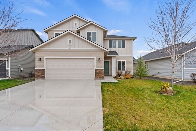 Building Photo - Upgraded 4 Bed 2.5 Bath Home