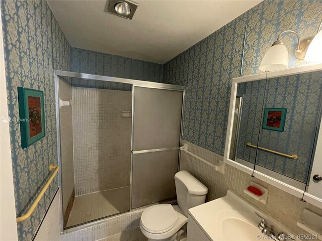 Building Photo - 2180 NE 67th St