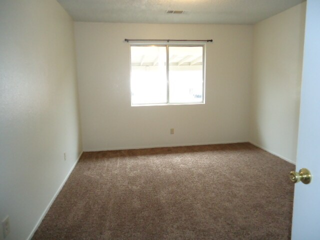 Building Photo - 1 Bedroom 1 Bath Apartment Home