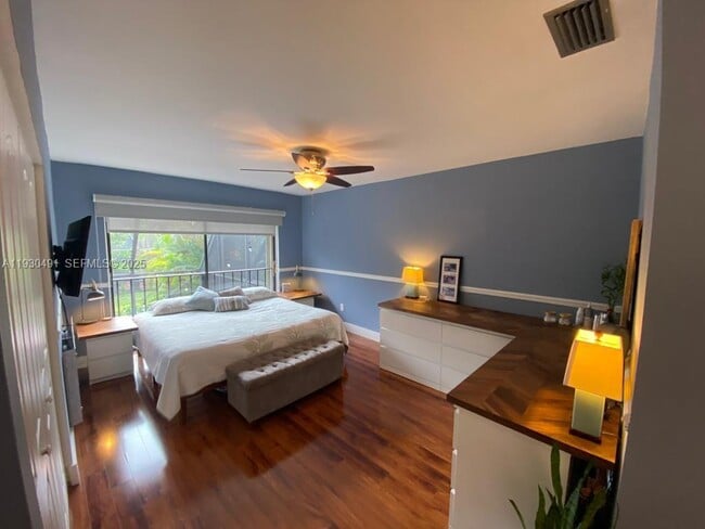 Building Photo - 9805 Costa Del Sol Blvd