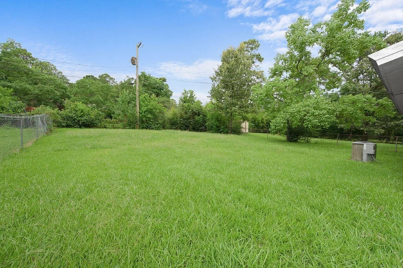 Building Photo - 1112 Anderson Dr