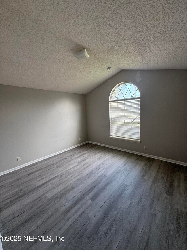 Building Photo - 12033 Walkers Glen Ln N