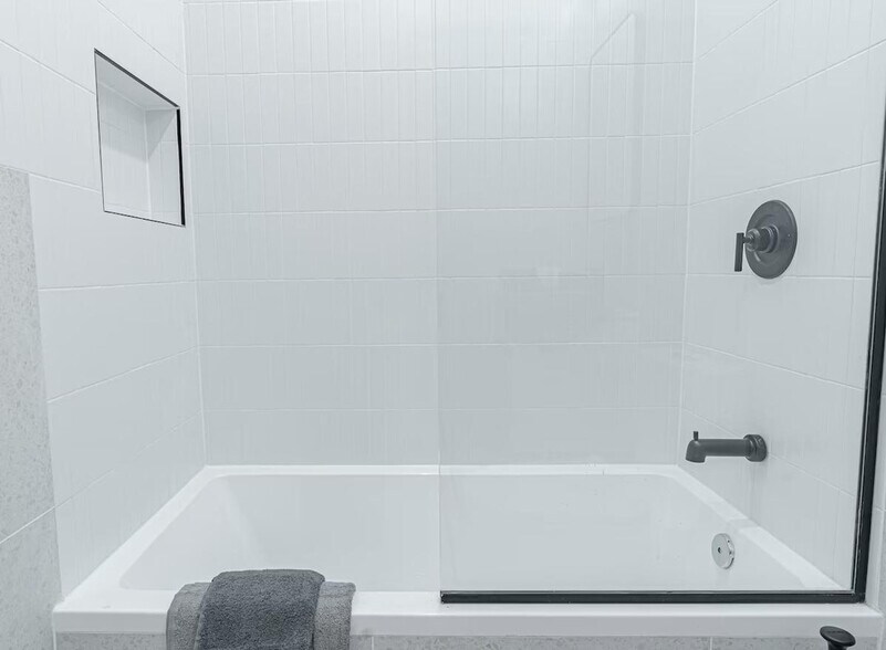 Building Photo - 1255 Decatur St