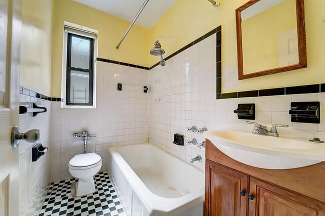 Building Photo - 251 Seaman Ave