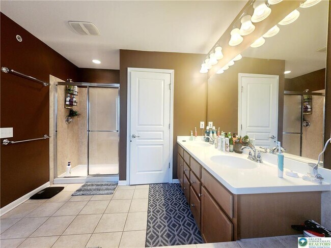 Building Photo - 8668 Mayfair Ct