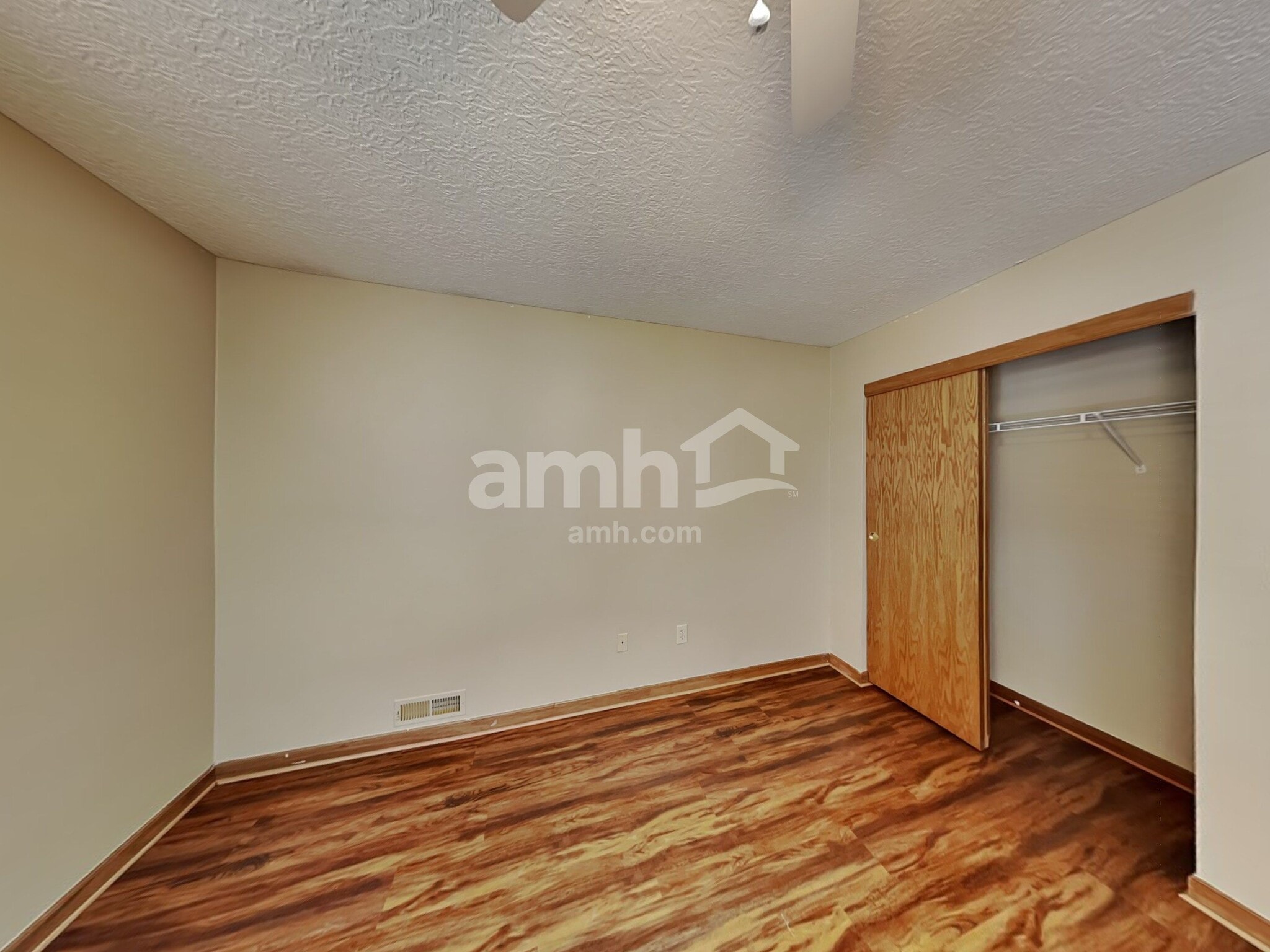 Building Photo - 5650 Winsor Woods Dr