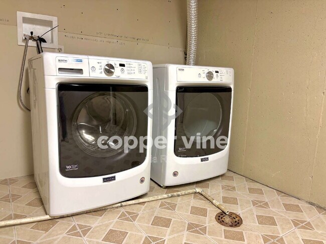 Building Photo - 13145 Hazel Ct