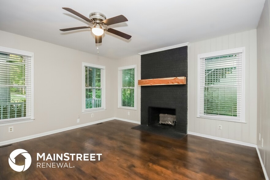 Building Photo - 919 Briarcliff Rd