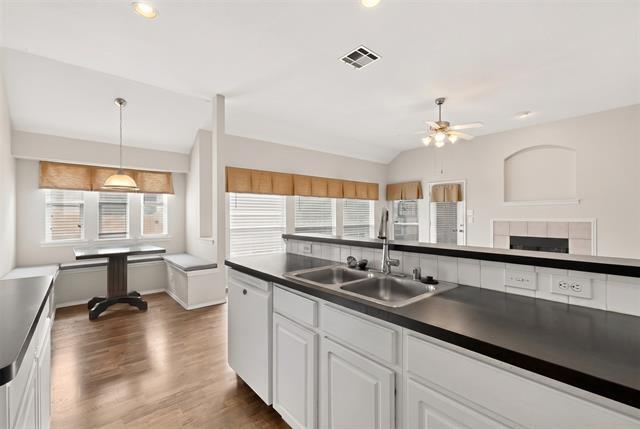 Building Photo - 9844 Meadow Rue Dr