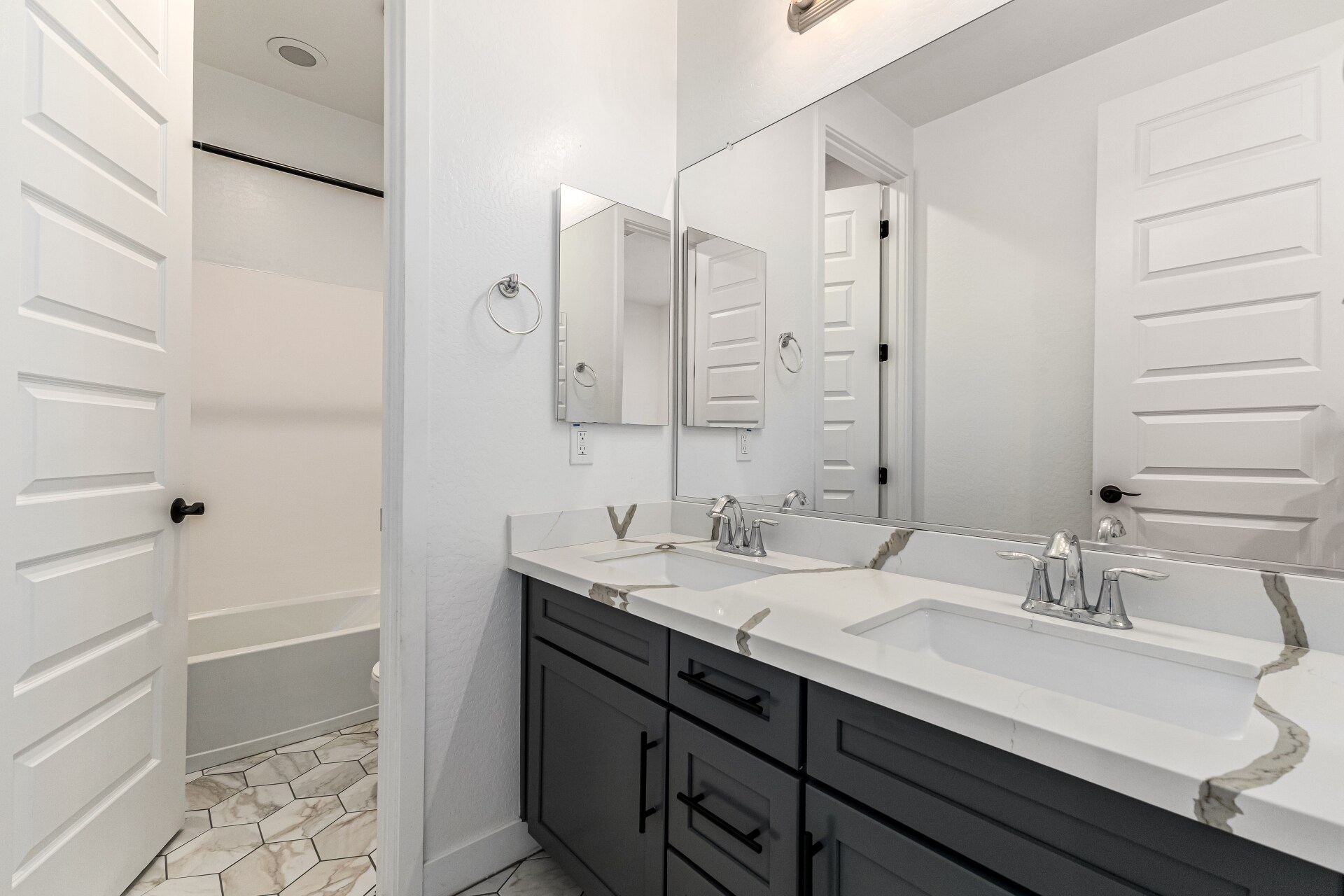 Building Photo - 20954 E Mayberry Rd