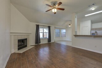 Building Photo - 6007 Lone Star Ct